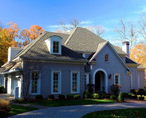 A newly installed high-end dimensional shingle roof