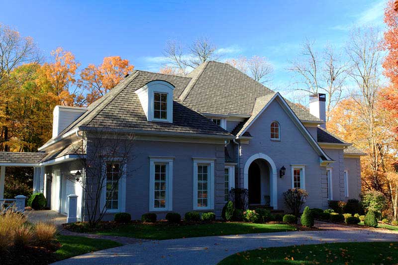 A newly installed high-end dimensional shingle roof